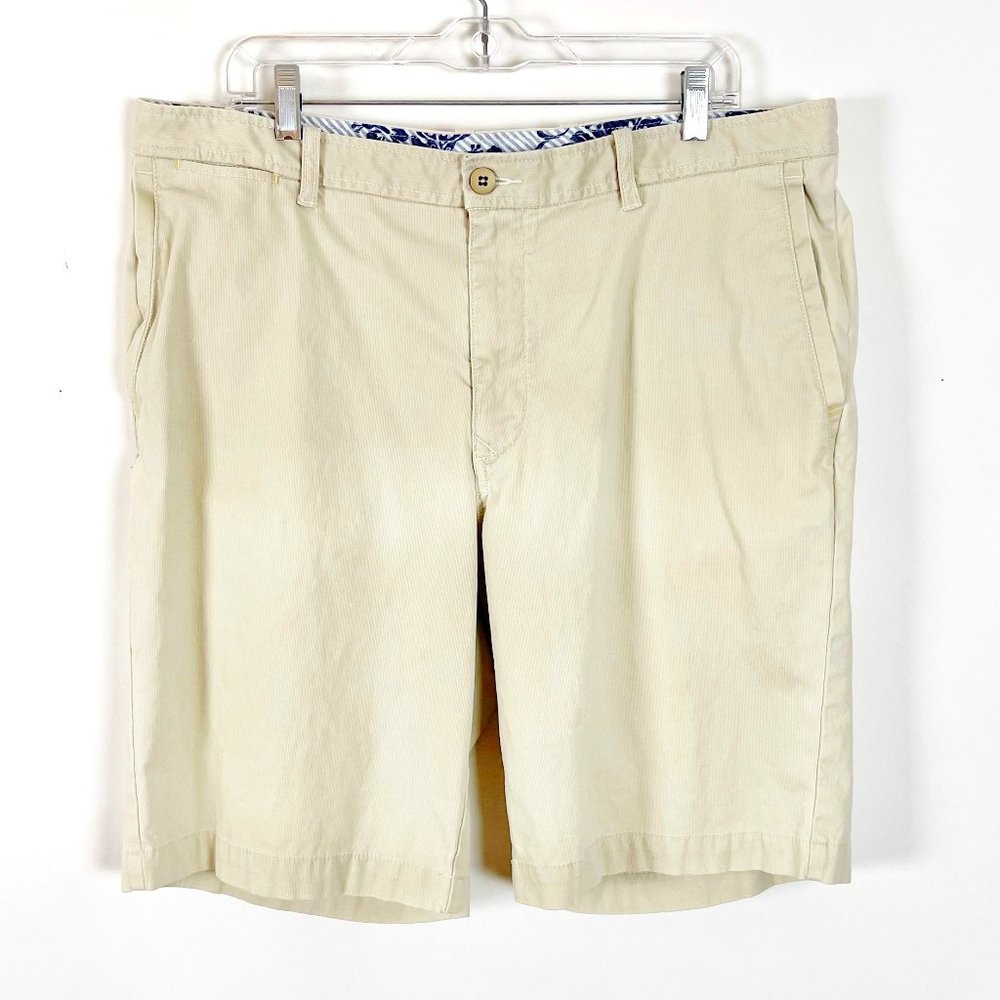 Tommy Bahama Men's Beige Shorts Size 38
